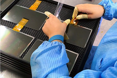 Produktionslinie 19 FPC-Anbringung mit Verstärkungskleber