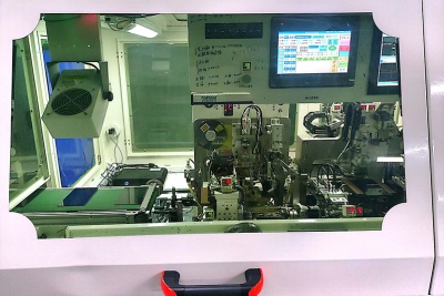 Produktionslinie 15 IC-ACF-Anbringung