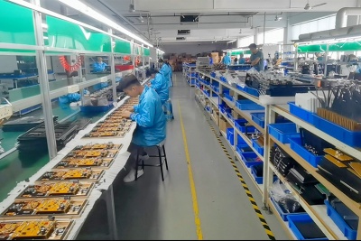 Produktionslinie 72 Kamerahalterung installieren Kamera installieren
